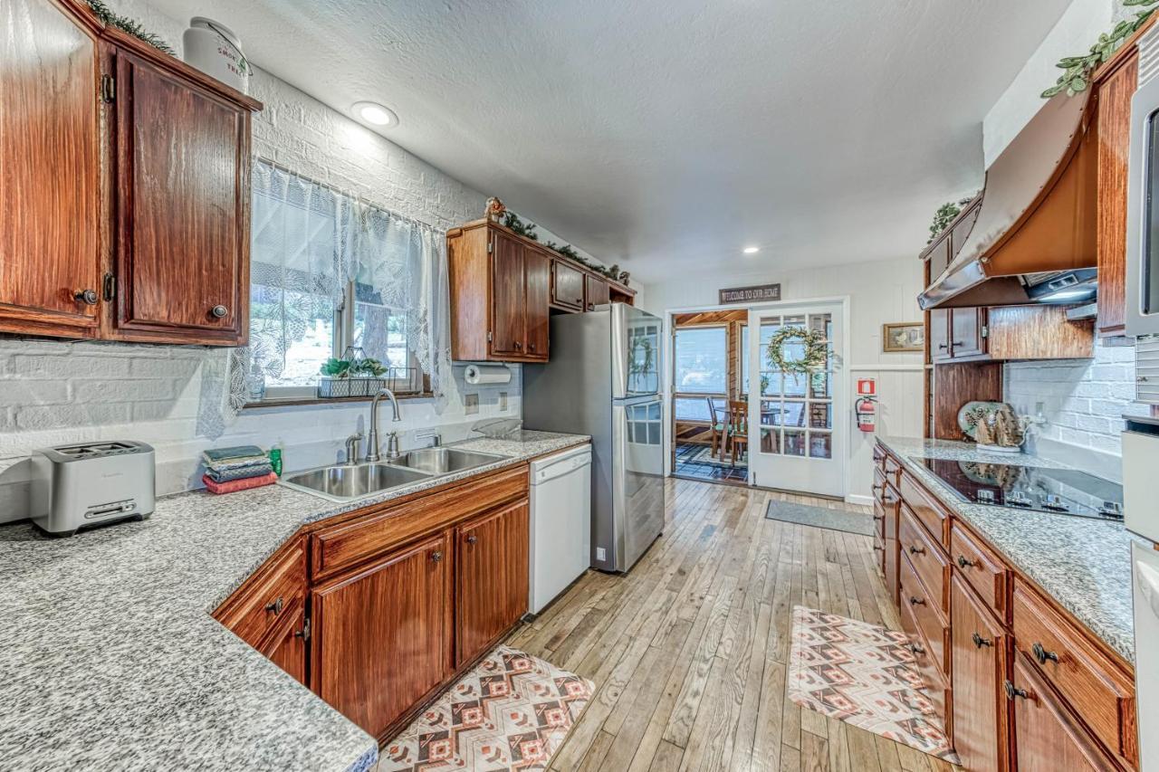 Yosemite West Family Chalet Екстер'єр фото