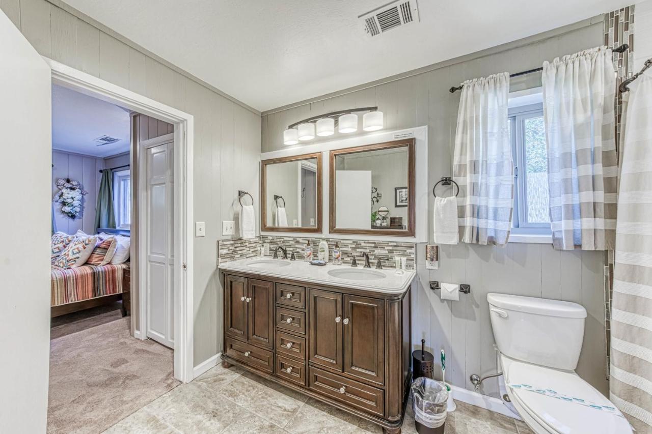 Yosemite West Family Chalet Екстер'єр фото